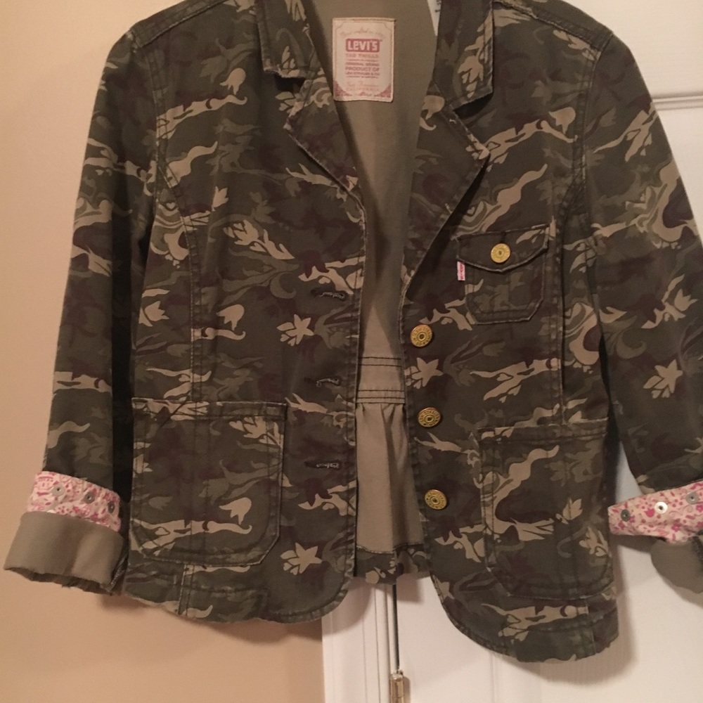 Levi Camo Jacket
